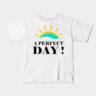 A-PERFECT-DAY-BLU-YELLOW-SUN Kids T-Shirt